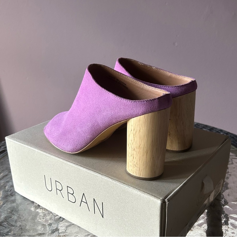 Lilac suede mules